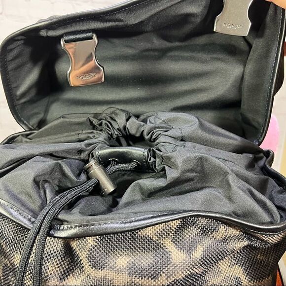 COACH Ranger Men’s Women’s Backpack Animal Camo Script Print NWT - Picture 8 of 16